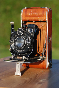 Zeiss Ikon Cocarette. (49kb)